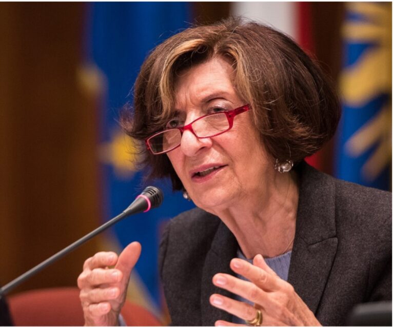  “L’Agorà del Diritto” – una domanda, una risposta: Francesca Arnaboldi l’intellettuale “dalla parte del consumatore”